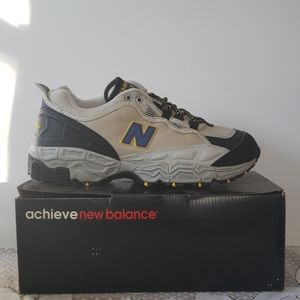 New Balance 801 Sneakers